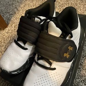 Youth boys 4y under armour basketball shoes